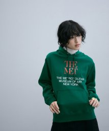 ADAM ET ROPE'(アダム　エ　ロペ)/THE MET x ADAM LOGO SWEAT/グリーン（30）