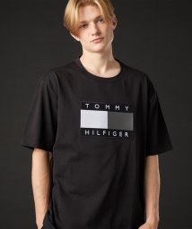 TOMMY HILFIGER(トミーヒルフィガー)/MONOCHROME CAPSULE COLLECTION モノクロームオーバーサイズTシャツ/ブラック