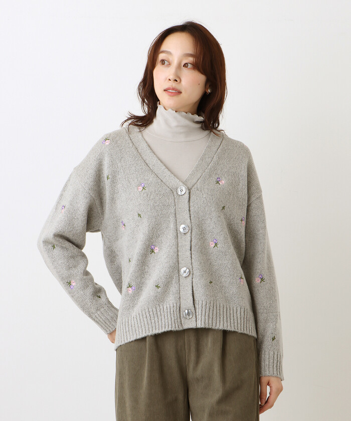 フラワー刺繍Vネックカーディガン