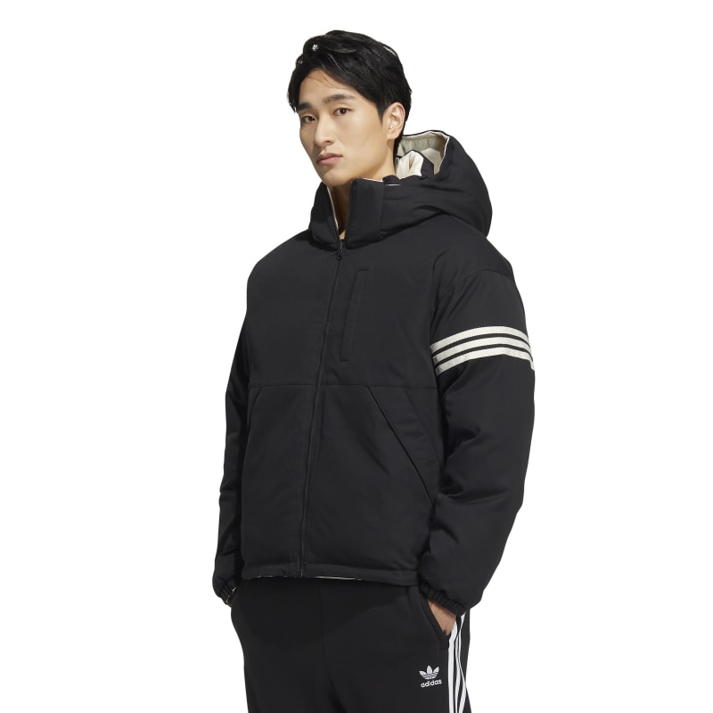 値下げ　adidasオリジナルスより　スエット　アウター