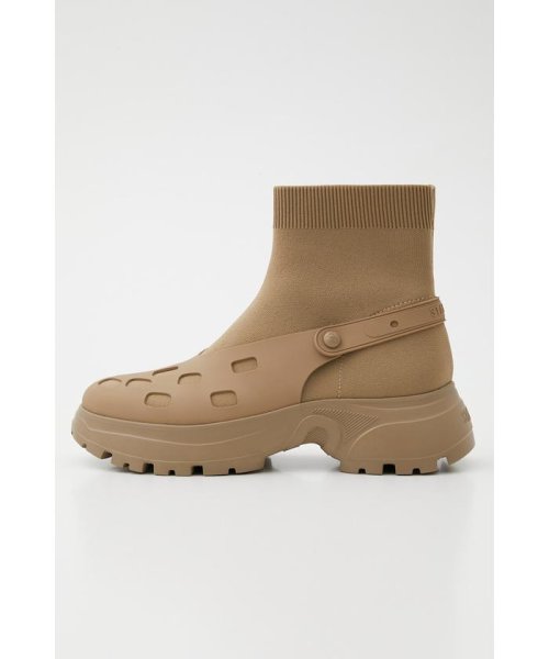 アーニートラックソールブーツ 