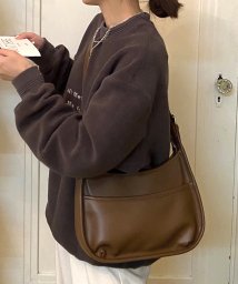 Amulet(アミュレット)/ラウンドショルダーバッグ レディース 10代 20代 30代 韓国ファッション 韓国 オフィスカジュアル 無地 シンプル 外ポケット キレイめ 使いやすい/ブラウン