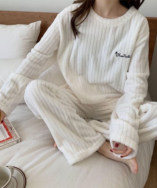 セール パジャマ 冬 セットアップ 可愛い ふわもこ ルームウェア フリースルームウェア 部屋着 シンプル 暖かい パンツ トップス リラックス 在宅勤務 冬服 ショッピングゴー Shoppinggo Magaseek