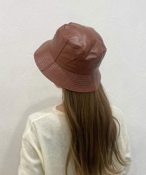 shopnikoniko(ショップにこにこ)/フェイクレザー バケットハット ma 【即納】 帽子 バケハ ハット キャップ レザー 合皮 PU 無地 深め つば広 レディース 韓国 プチプラ 流行り トレ/ブラウン