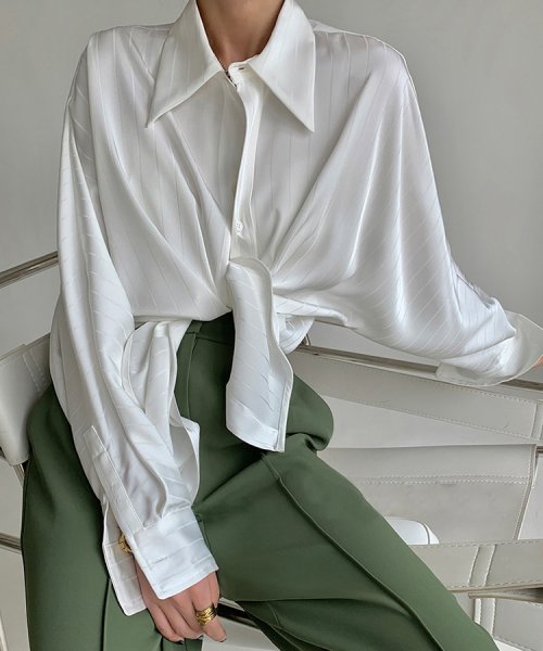 SEU(エスイイユウ)/ゆるサテンシャツ サテン シャツ ゆったり オフィスカジュアル 韓国ファッション 秋冬/ホワイト