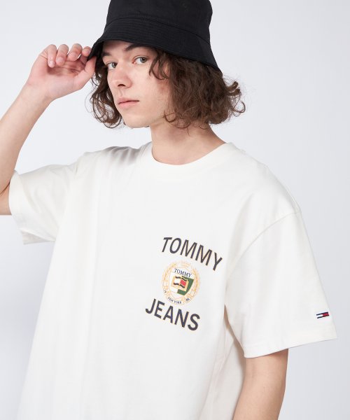 TOMMY JEANS(トミージーンズ)/【WEB限定】エンブレムバックロゴTシャツ/ホワイト