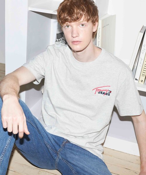 TOMMY JEANS(トミージーンズ)/【WEB限定】シグネチャーロゴTシャツ/グレー系