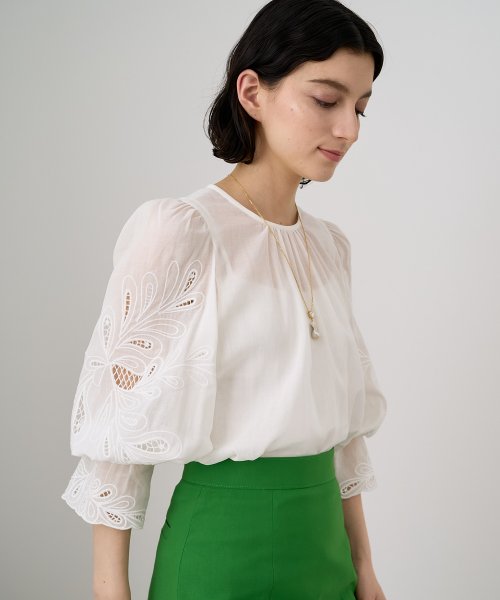 ANAYI(アナイ)/ラミーコットンローン袖刺繍ブラウス/ホワイト