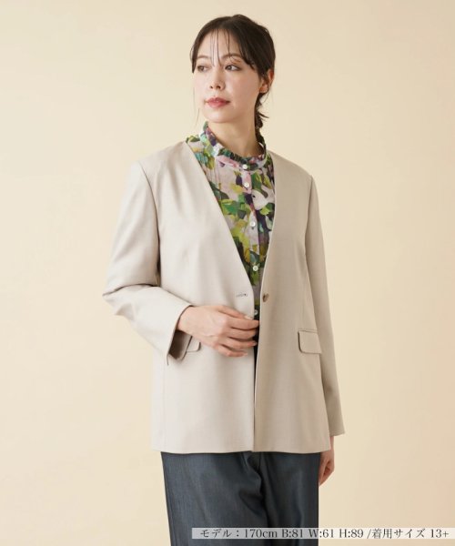 ノーカラージャケット 