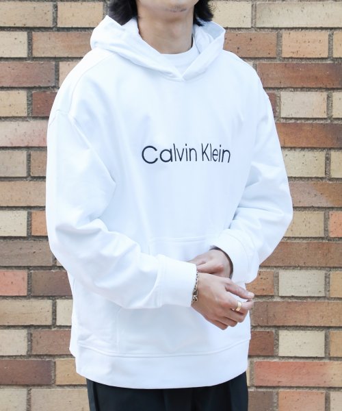 Calvin Klein(カルバンクライン)/【Calvin Klein / カルバンクライン】ロゴ刺繍スウェットフーディパーカー 40HM231 父の日 ギフト プレゼント 贈り物/ホワイト
