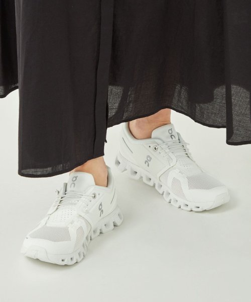 ＜On＞クラウドファイブ スニーカー あらかじめご了承ください オン White