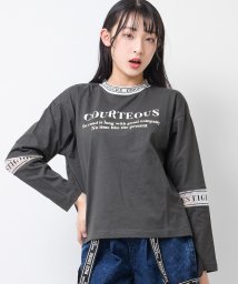 RiCO SUCRE(リコ シュクレ)/襟ロゴ袖メッシュ切り替えTシャツ/チャコールグレー