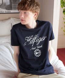 TOMMY HILFIGER(トミーヒルフィガー)/スクリプトプリントTシャツ/ネイビー 