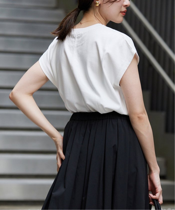 ラウンドテールプルオーバー