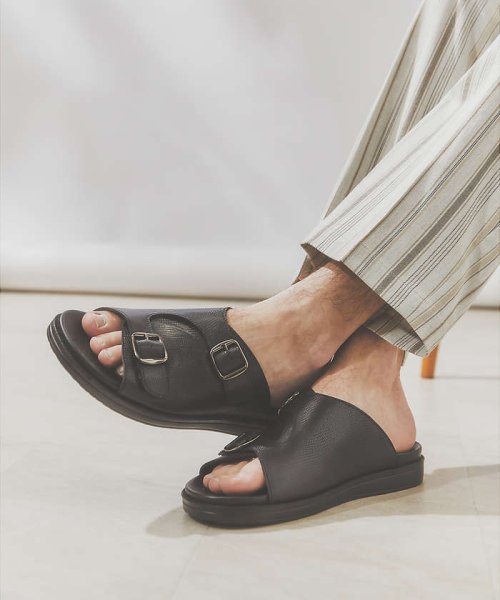 【WEB限定】ダブルバックル クッションソールサンダル 商品説明【デザイン】オーセンティックなダブルバックル仕様のサンダルをやや甲の覆いを深く、肌の見える面積を少なくし、素足でもソックス合わせでもフィッ DG1218552971 (9295円)