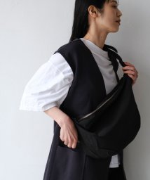 marjour(マージュール)/GATHER STRAP CROSS BAG/ブラック