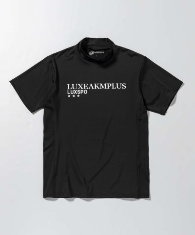 LUXEAKMPLUS(リュクスエイケイエムプラス)スポーツロゴモックネック半袖