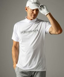 LUXEAKMPLUS(LUXEAKMPLUS)/LUXEAKMPLUS(リュクスエイケイエムプラス)ゴルフ マルチロゴモックネック半袖Tシャツ【ゴルフ】/ホワイト