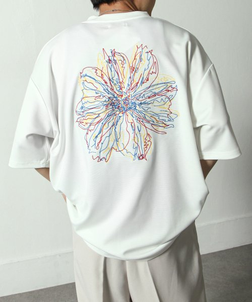 Nilway(ニルウェイ)/ストレッチポンチフラワー刺繍半袖Tシャツ/ホワイト