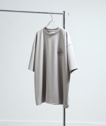 Nilway(ニルウェイ)/ストレッチポンチフラワー刺繍半袖Tシャツ/グレー