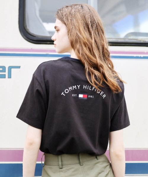 TOMMY HILFIGER(トミーヒルフィガー)/【WEB限定】トミーヒルフィガー80SリンガーTシャツ/ブラック