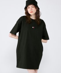 TOMMY JEANS(トミージーンズ)/オーバーサイズバーシティTシャツワンピース/ブラック