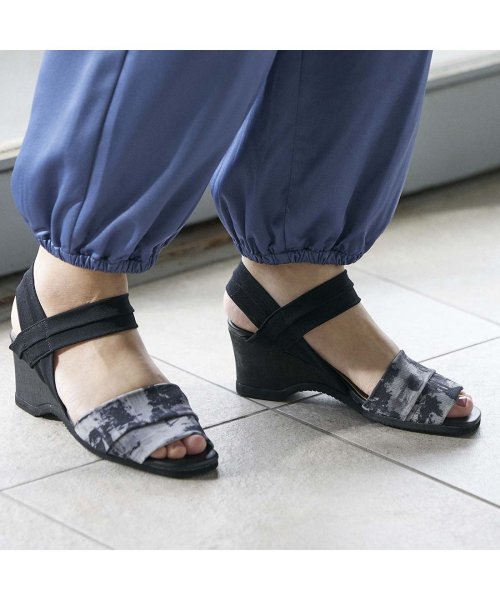 【高機能】アンクルストラップストレッチサンダル 
