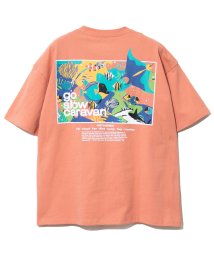 go slow caravan(ゴースローキャラバン)/391916 USA/C gsc スクエアLOGOバックプリントゆったりTEE/サーモン