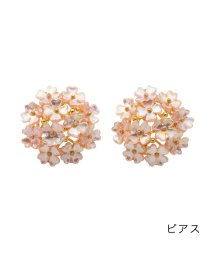 cream dot/淡く艶めく小花を集めたブーケピアス/イヤリング/502427680