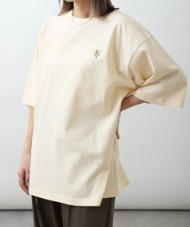 ZIP FIVE(ジップファイブ)/花Tシャツ刺繍＆プリントTシャツ/クリーム