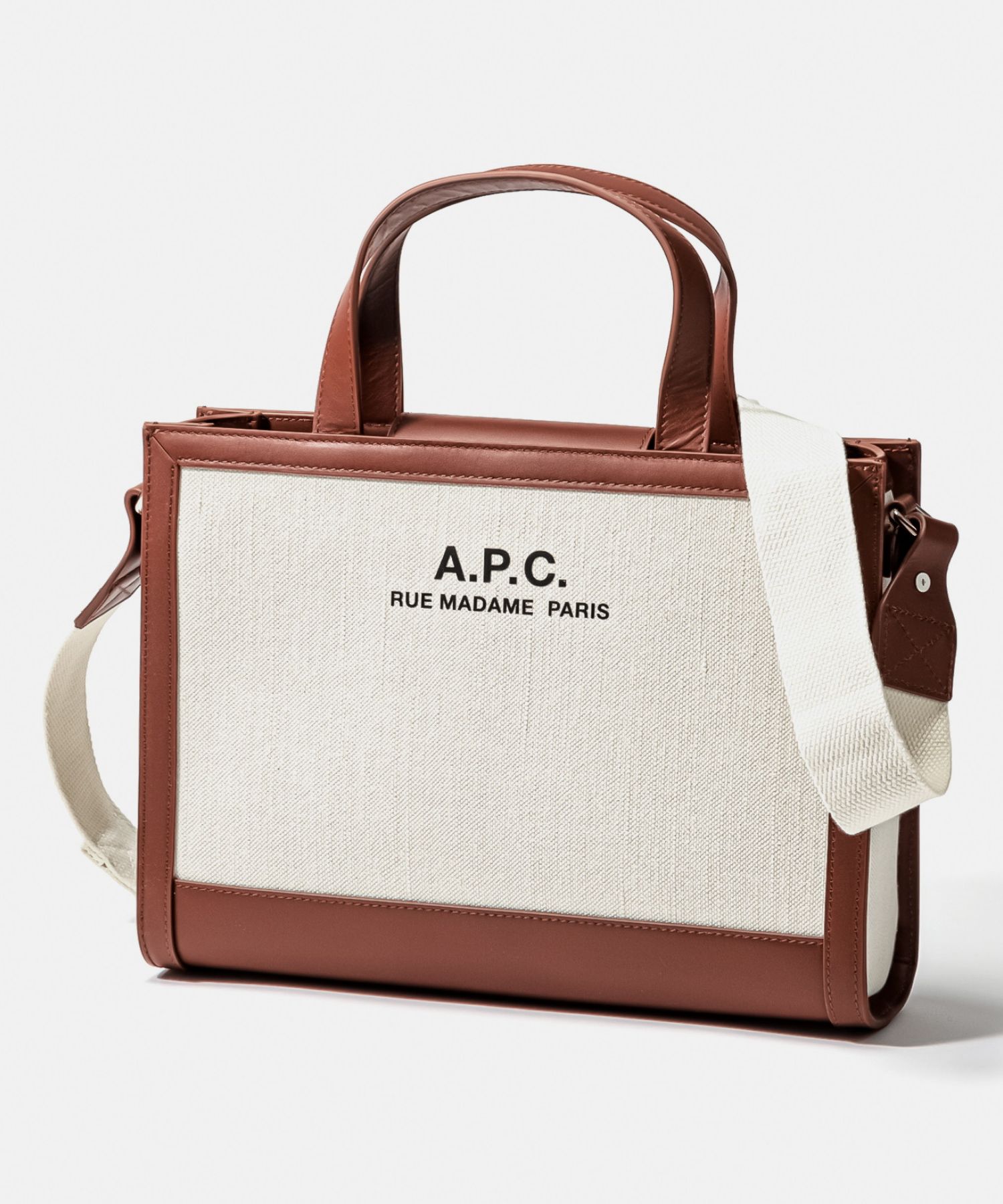 A.P.C. アーペーセー バック 本革 - ショルダーバッグ