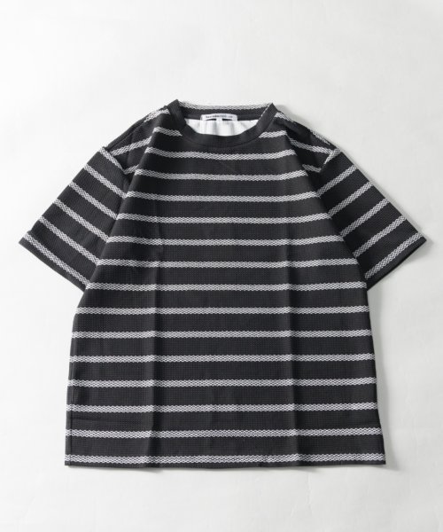 Nylaus select(ナイラスセレクト)/ボーダー柄 エンボスワッフル 半袖Tシャツ/ブラック