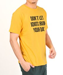 LUXSTYLE(ラグスタイル)/ロゴプリント半袖Tシャツ/Tシャツ メンズ 半袖 ロゴ プリント 英字 プリントTシャツ ワンポイント/イエロー