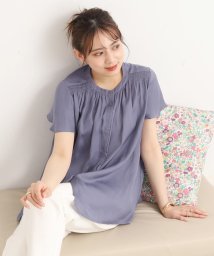 SHOO・LA・RUE　DRESKIP(シューラルー／ドレスキップ)/【大人な夏の上品デザイン】サテンシャーリング使いブラウス/ブルー（092）