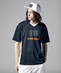 Munsingwear(マンシングウェア)/『ENVOY』サンスクリーンmロゴプリントサッカーゲームシャツ(吸汗速乾/UV CUT(UP/ブラック