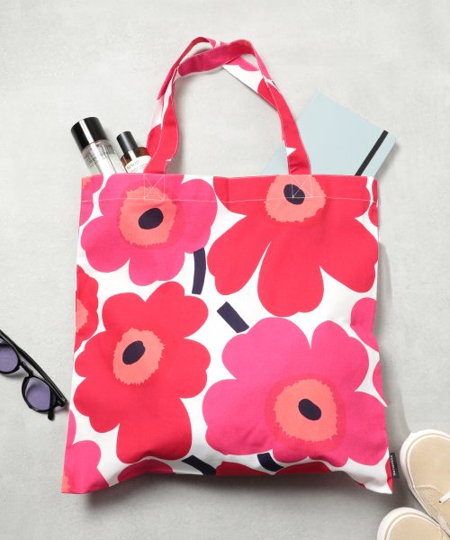 ★新品未使用★ marimekko マリメッコ〜北欧 キーホルダー ストラップ