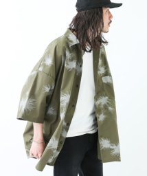 URBAN RESEARCH Sonny Label/ARMY TWILL　PrintCottonPlainBig Shirts/505300274