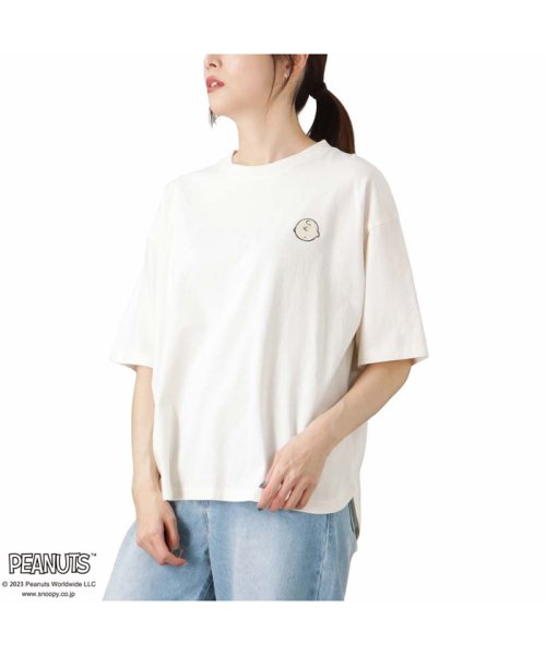 MAC HOUSE(women)(マックハウス（レディース）)/PEANUTS SNOOPY サガラ刺繍ワンポイントラウンドヘムTシャツ 335152312/アイボリー