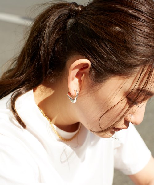 nothing and others(ナッシングアンドアザース)/Thickness asymmetry wave Pierce/シルバー