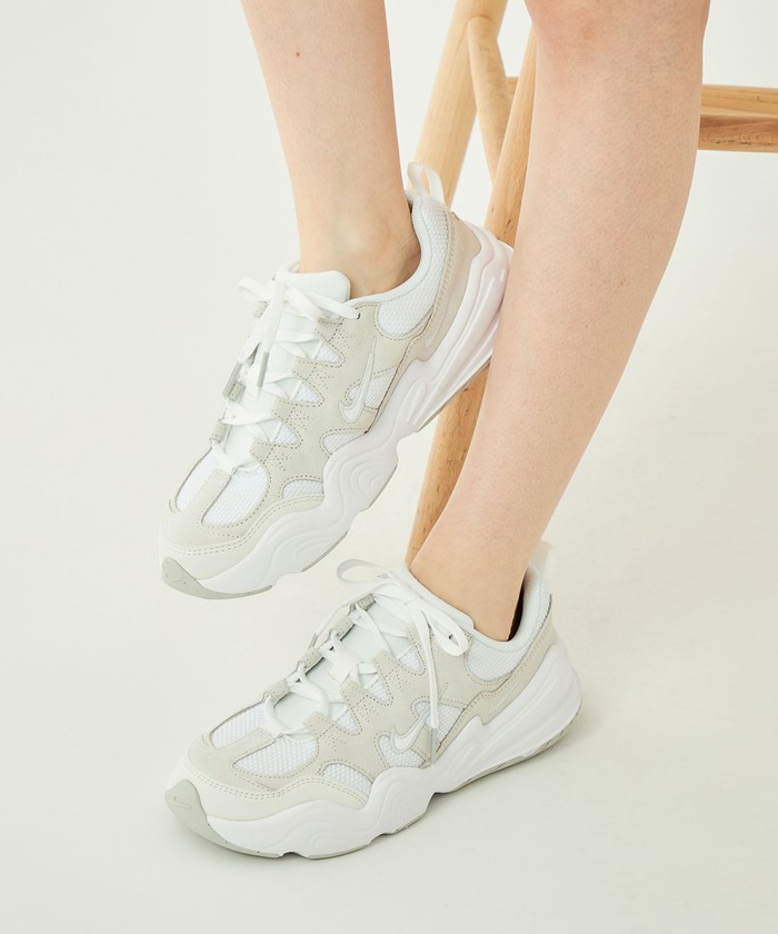 NIKE W TECH HERA ナイキ スニーカー レディース アイボリー