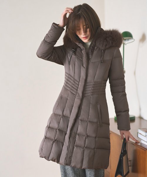 ウエストフィットロングダウンコート「D177」 ポリエステル 100％中　綿 ダウン 80％ フェザー 20％ファー部分 フォックスファー