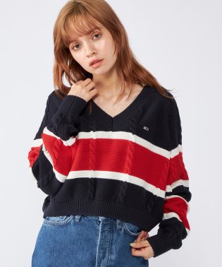 TOMMY JEANS/クロップドストライプVネックセーター/505386568