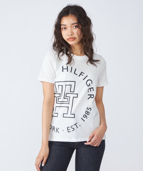 TOMMY HILFIGER(トミーヒルフィガー)/レギュラーエクスプロウドモノグラムTシャツ/ホワイト