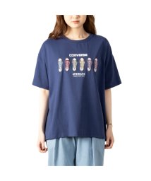 MAC HOUSE(women)(マックハウス（レディース）)/[大きいサイズ] CONVERSE コンバース シューズプリント半袖Tシャツ クイーンサイズ 3285－3724/ネイビー