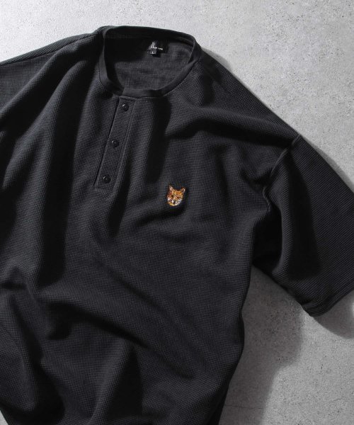 ZIP FIVE(ジップファイブ)/動物刺繍 肉厚ワッフル ビッグシルエットクルー＆ヘンリー半袖Tシャツ/ブラック系1