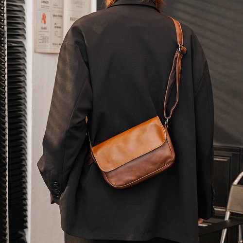  メンズショルダーバッグ  ミニショルダー サコッシュ バッグ レザー