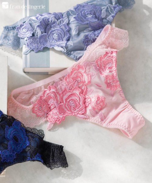 fran de lingerie(フランデランジェリー)/ゴージャス薔薇刺繍フェミニンヒップに 「グレースイストグランデ タンガ」 Tバック タンガ/ピンク