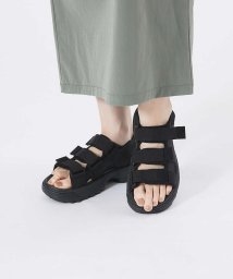 abahouse mavie(ａｂａｈｏｕｓｅ　ｍａｖｉｅ)/Grand colony 3BELT SANDAL/ブラック