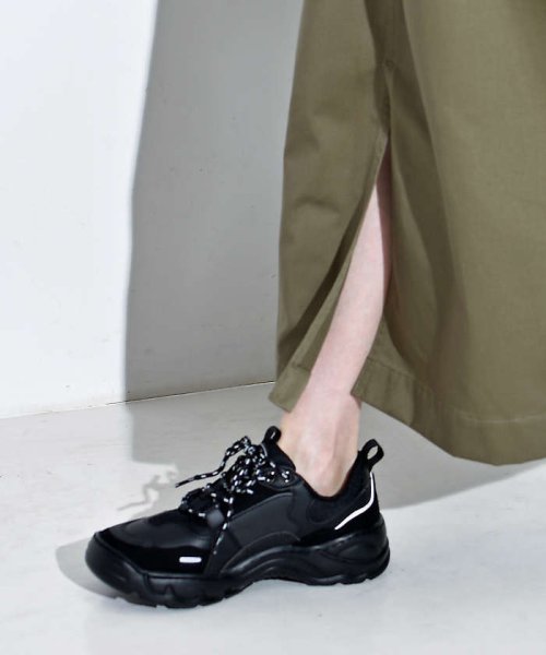 ●【23.65】レースアップスニーカー『V2』 ビタミンシューズ 65/イーシプサムチョンユクオ