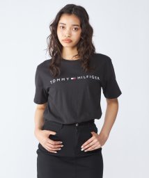 TOMMY HILFIGER(トミーヒルフィガー)/トミーヒルフィガープリント半袖Tシャツ/ブラック